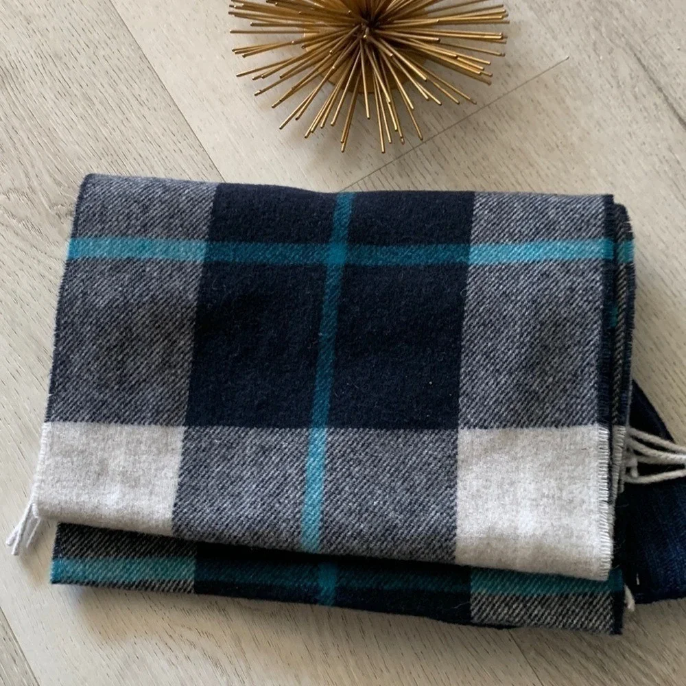 ITALIAN WOOLEN TREASURES Scarf‎ 100% & beanie wool made in Italy navy plaid NWOT